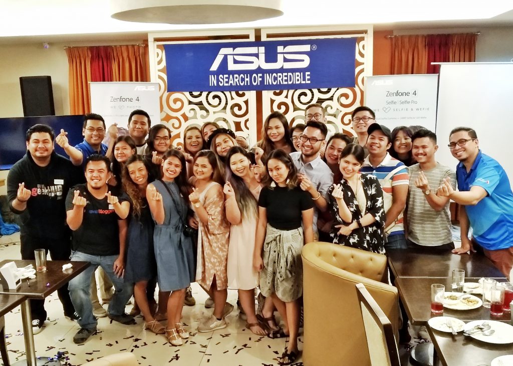 Davao Bloggers at the ASUS Zenfone 4 Launch Livestreaming Event